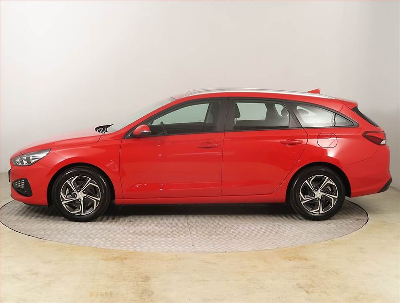 Hyundai i30 (2022) 1.0 T-GDI, ČR,1.maj - fotka 3 z 21