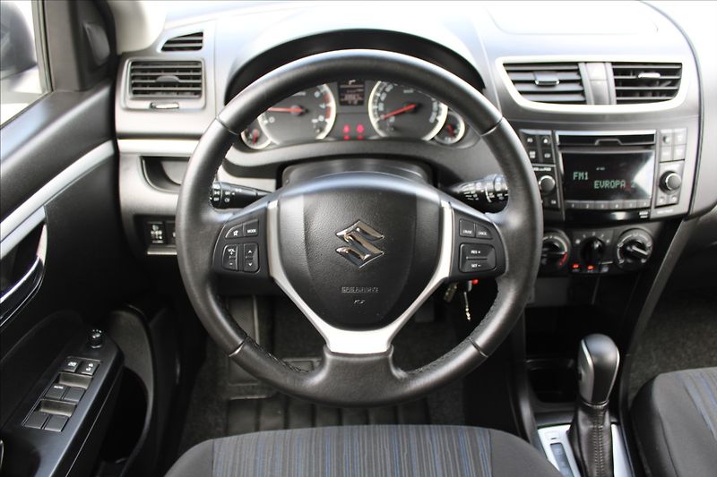 Suzuki Swift 1,2 i  ČR,1.MAJ,AUTOMAT,69TKM - fotka 10 z 23