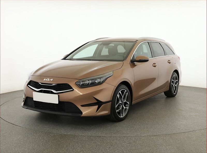 Kia Ceed (2022) Top 1.5 T-GDI - fotka 2 z 21