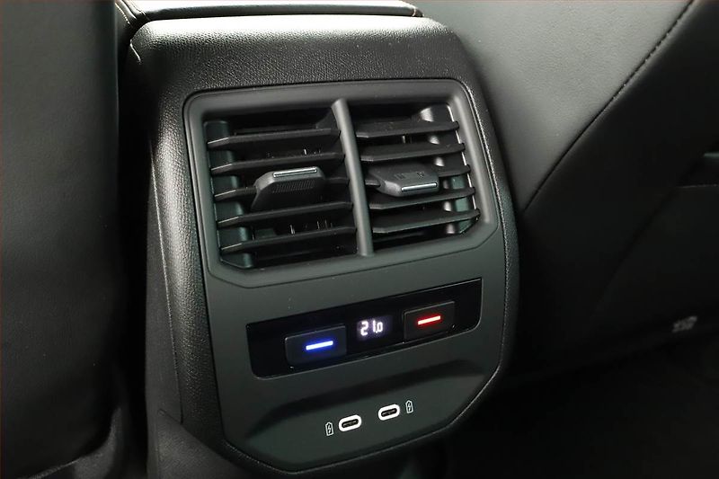 Cupra Formentor (2021) 2.0 TSI VZ 4Drive - fotka 23 z 26