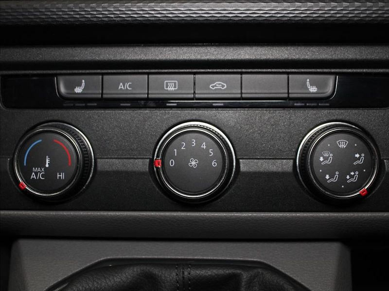 Volkswagen Transporter 2,0 TDi 110kW DR TZ 8-míst ČR - fotka 22 z 25
