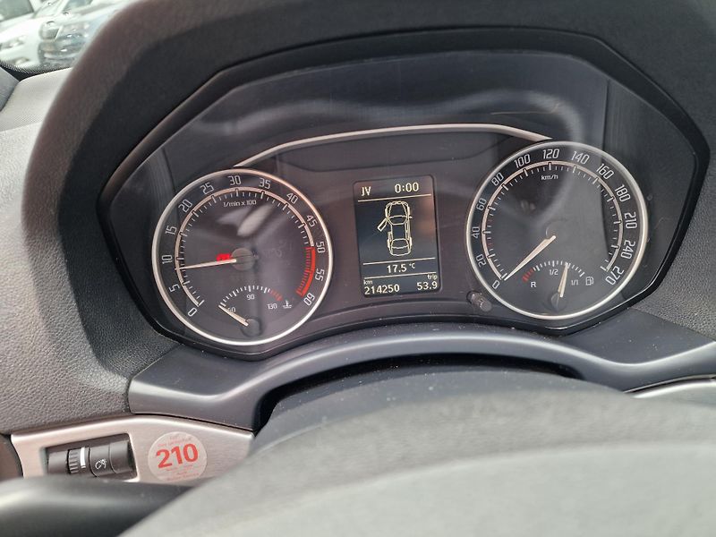 Škoda Octavia RS 2,0TDI 125KW VÝHŘEV TAŽNÉ  - fotka 12 z 15
