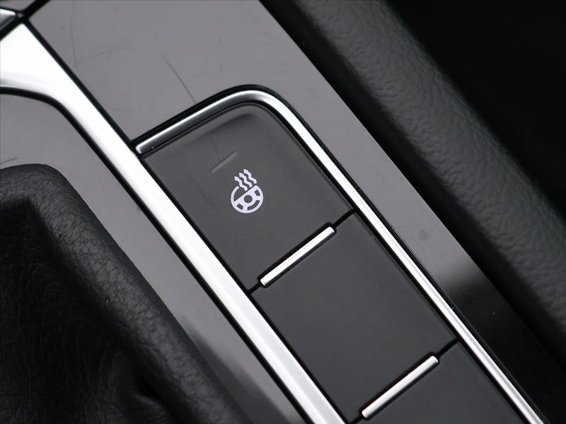 Volkswagen Passat Variant 2,0 TDI 110kW DSG Highline LED - fotka 23 z 32