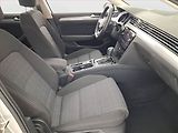 Volkswagen Passat (2021) 2.0 TDI, 4X4, Automat - náhled 9
