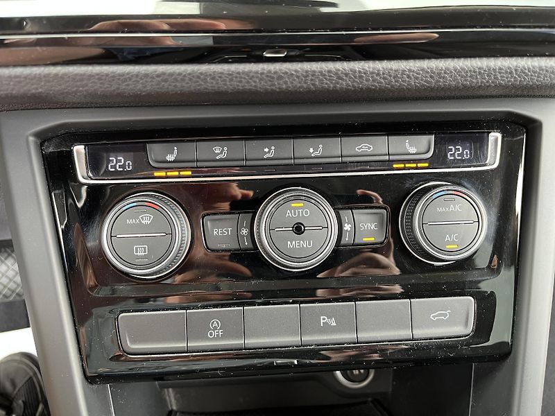 Volkswagen Touran (2020) 1.5TSI*DSG*7MÍST*TZ*HIGHLINE - fotka 33 z 50