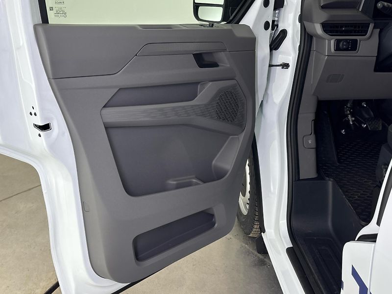 Volkswagen Transporter (2025) 83 kWh - fotka 13 z 27