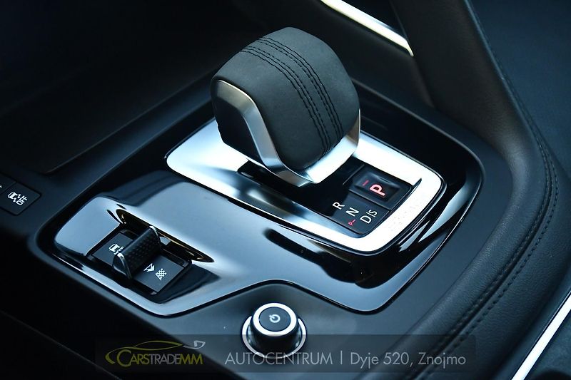 Jaguar E-Pace D165 AWD - fotka 33 z 51