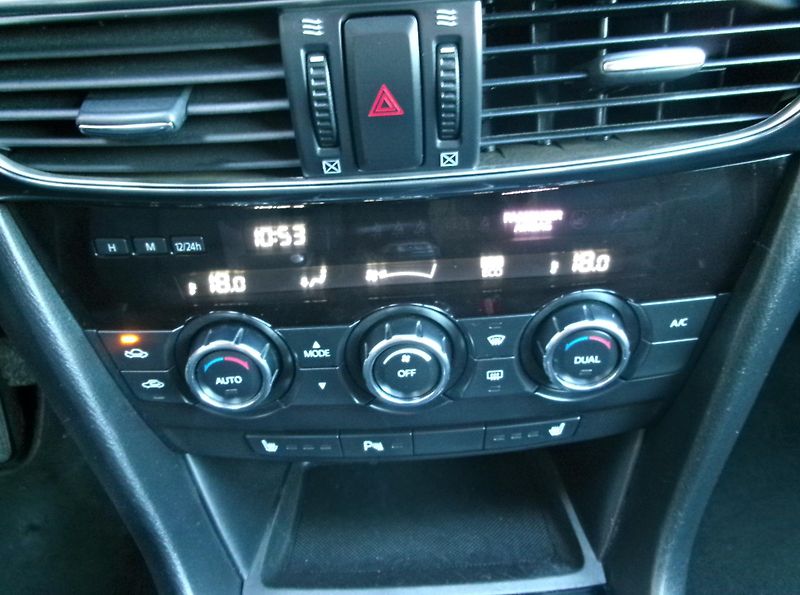 Mazda 6 (2014) 2,2D - ZADÁNO - fotka 20 z 28