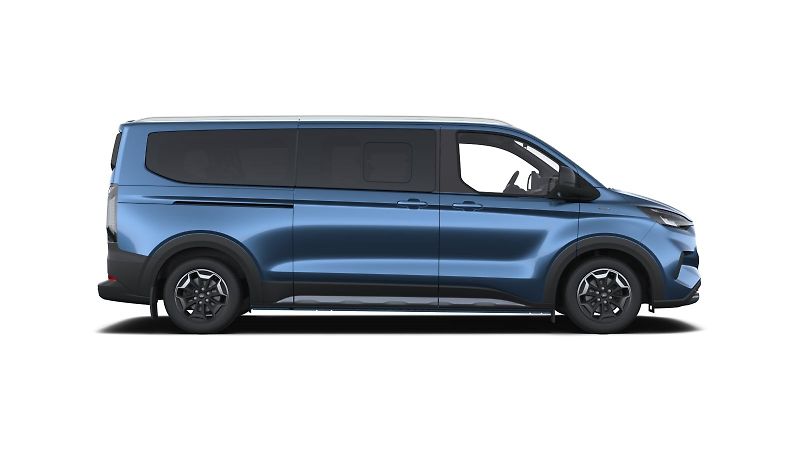 Ford Tourneo Custom (2026) L2 ACTIVE 2,0 EcoBlue 125 kW / - fotka 2 z 9