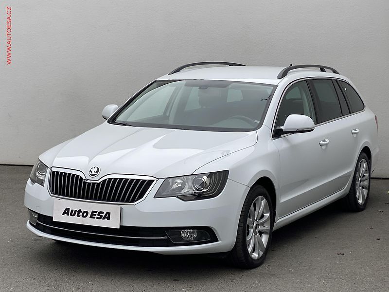 Škoda Superb (2015) 2.0 TDi, Ambition, DSG, navi - fotka 3 z 19