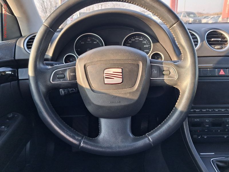 Seat Exeo (2009) 2.0TDi, Sport, bíxen, šíbr - fotka 11 z 15