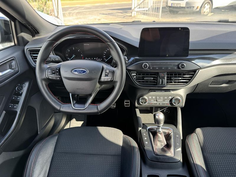 Ford Focus (2018) 2.0TDCi 110KW 1.Majitel ST  - fotka 17 z 27
