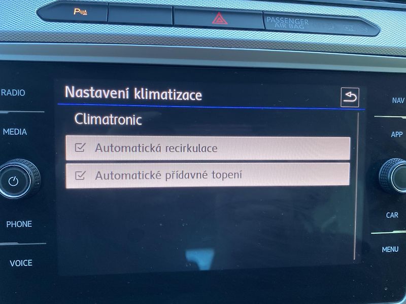 Volkswagen Passat (2019) 2,0 TDi Comfortline  - fotka 44 z 49