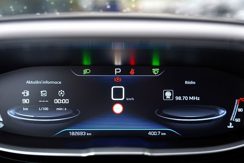 Peugeot 5008 1.6 HDI automat/88KW/7MÍST/ČR - fotka 36 z 44