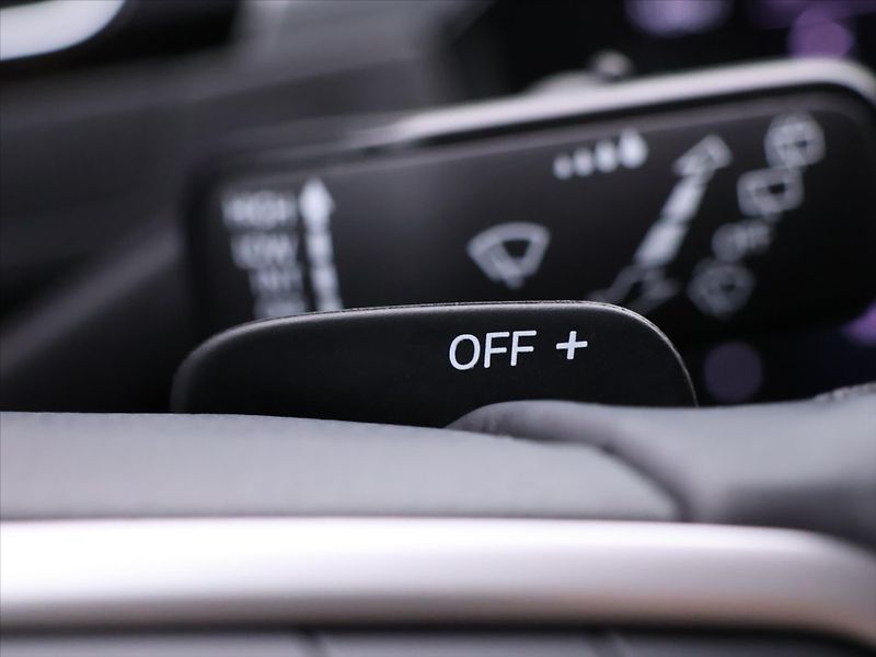 Volkswagen Passat 2,0 TDI 110kW DSG Matrix DPH - fotka 25 z 39