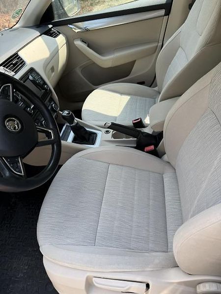 Škoda Octavia (2013) Velmi dobrý stav, servisováno - fotka 4 z 5