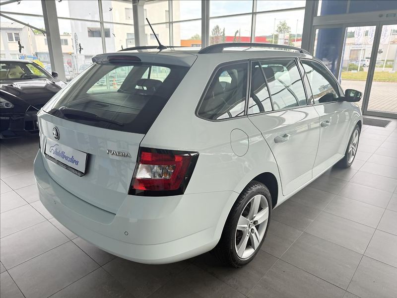 Škoda Fabia 1,2   TSI 66kW,SERVISKA - fotka 6 z 24