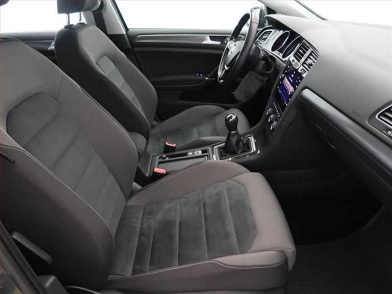 Volkswagen Golf (2018) Marathon Edition 1.0 TSI - fotka 9 z 15