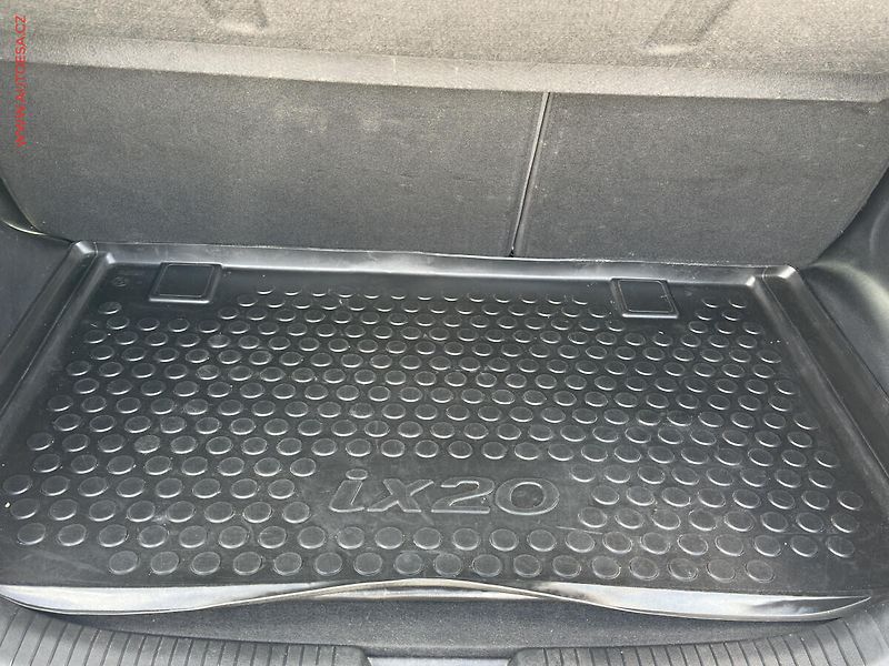 Hyundai ix20 (2014) 1.6i, ČR, AC, TZ - fotka 7 z 17