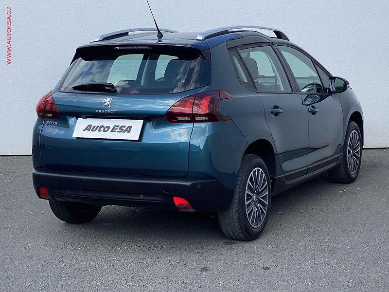 Peugeot 2008 (2018) 1.2 PT, 1.maj,ČR, Active - fotka 4 z 16