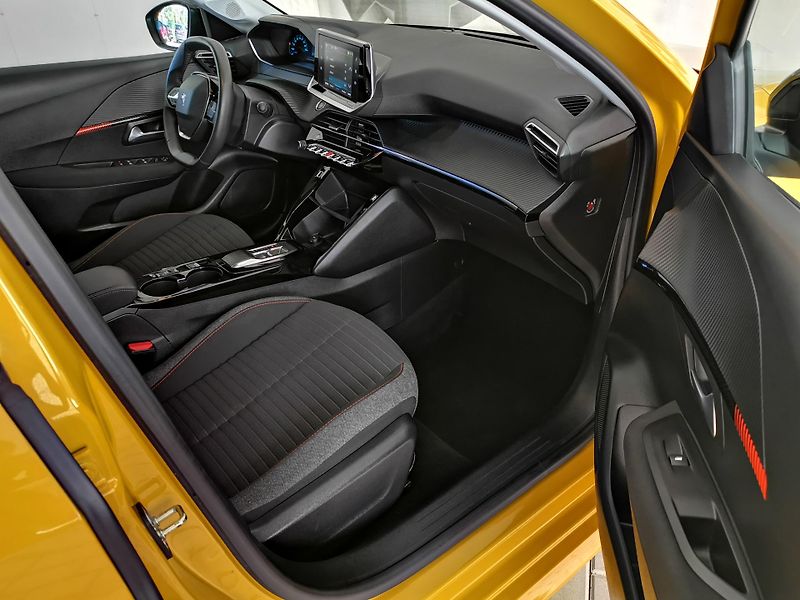 Peugeot 208 (2023) e LED APPCAR tepelko REZERVACE - fotka 11 z 26