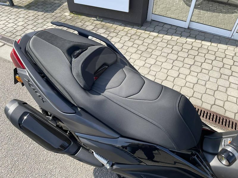 Yamaha (2026) XMAX 300 Tech Max EU5+ - fotka 5 z 12