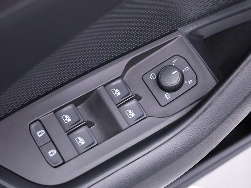 Škoda Octavia 2,0 TDI DSG Style Matrix DPH - fotka 15 z 34