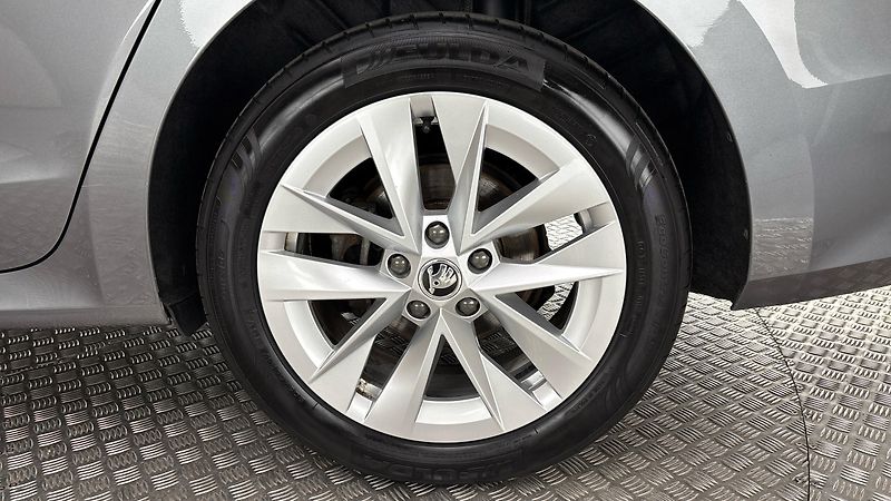 Škoda Octavia 1.4 TSI iV DSG Ambition - fotka 19 z 27