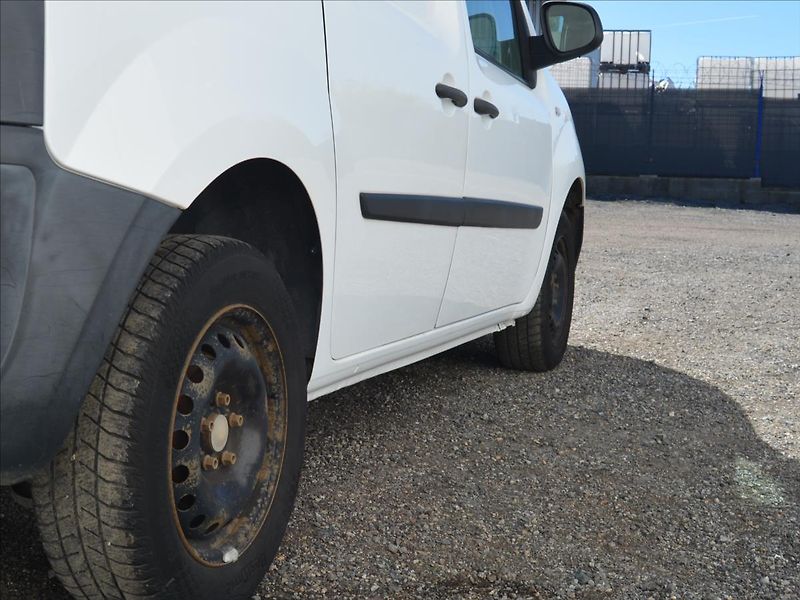 Renault Kangoo - fotka 12 z 16