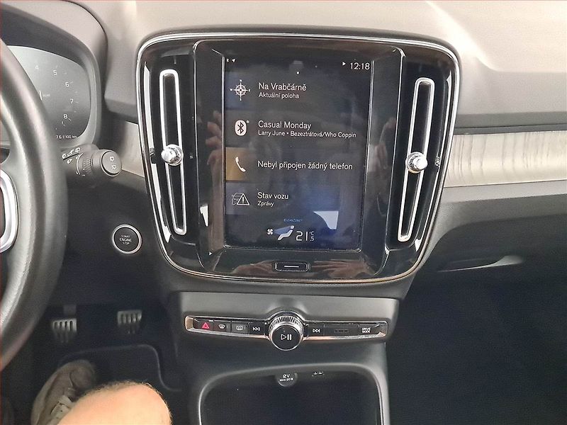 Volvo XC40 (2020) T3, Serv.kniha, Kůže, Navi - fotka 12 z 17