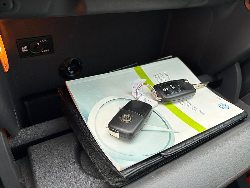 Volkswagen Touran (2011) 2.0 TDI KLIMA TEMPOMAT - fotka 15 z 15