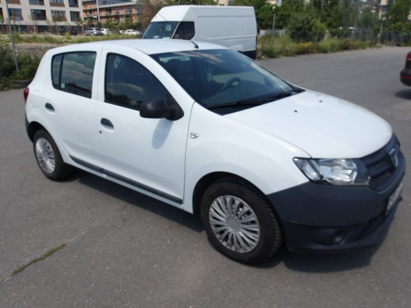 Dacia Sandero 1,2i ČR NAJ.66000km !!! - fotka 8 z 19