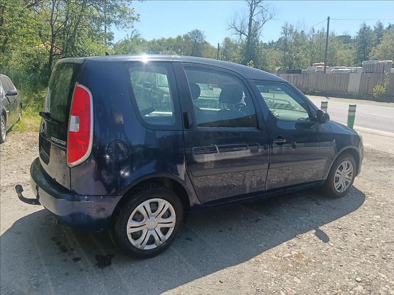 Škoda Roomster 1,2 TSi DSG  Ambition - fotka 13 z 19