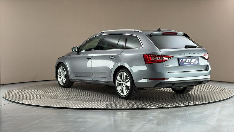 Škoda Superb 2.0 TDI DSG Style Combi - fotka 2 z 28
