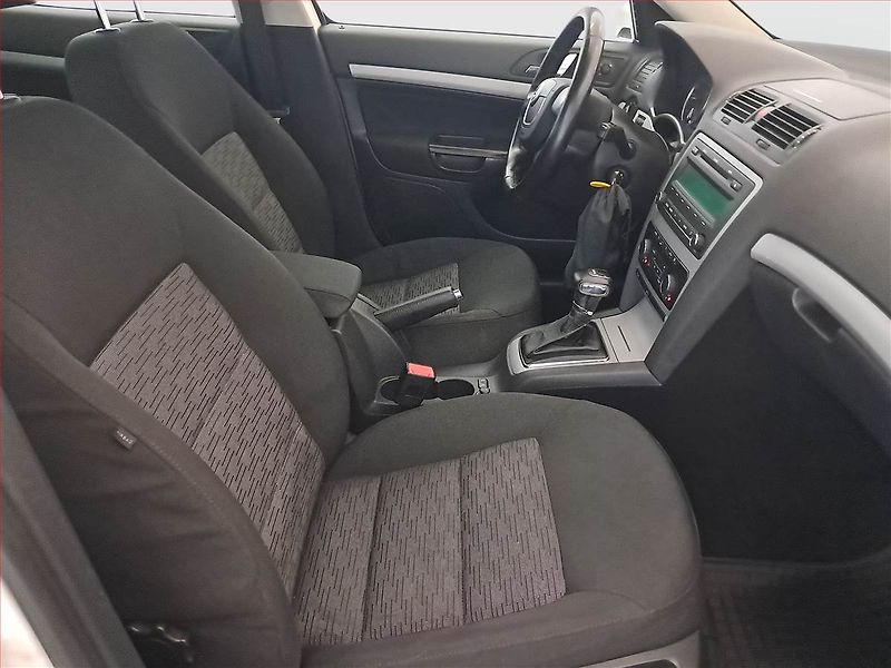 Škoda Octavia (2012) 1.6 TDI, Automat, Tempomat - fotka 9 z 16