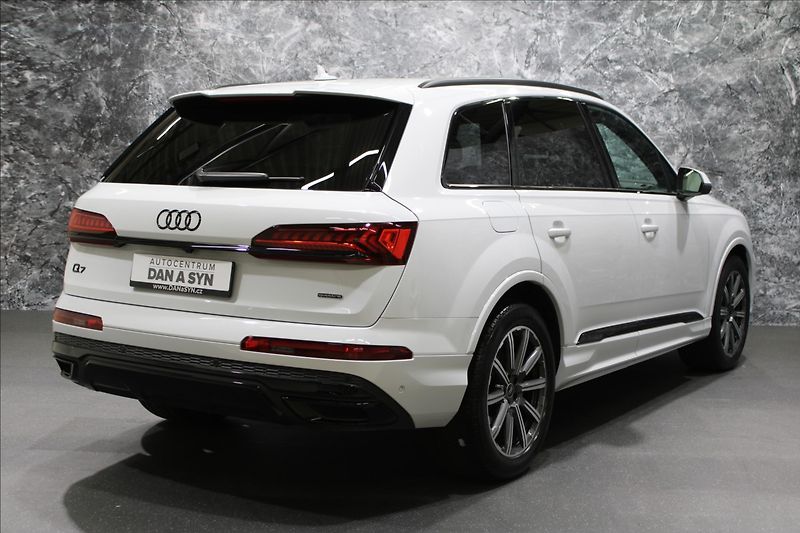 Audi Q7 3,0 TDI quattro  S line - fotka 4 z 37