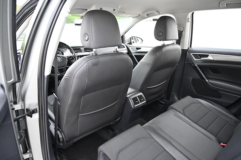 Volkswagen Golf VII 1.2TSI 77KW POHON ŘEMEN  - fotka 31 z 47
