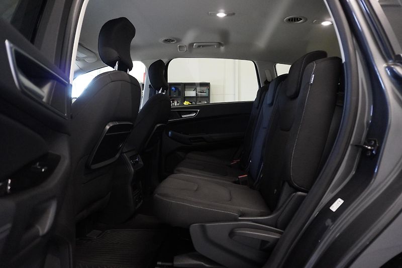 Ford S-MAX S-MAX 2.0 140 kW TITAN. 7 míst - fotka 21 z 32
