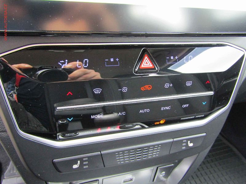SsangYong Tivoli (2024) 1.5 T-GDi, ČR, STK12/28 - fotka 14 z 20