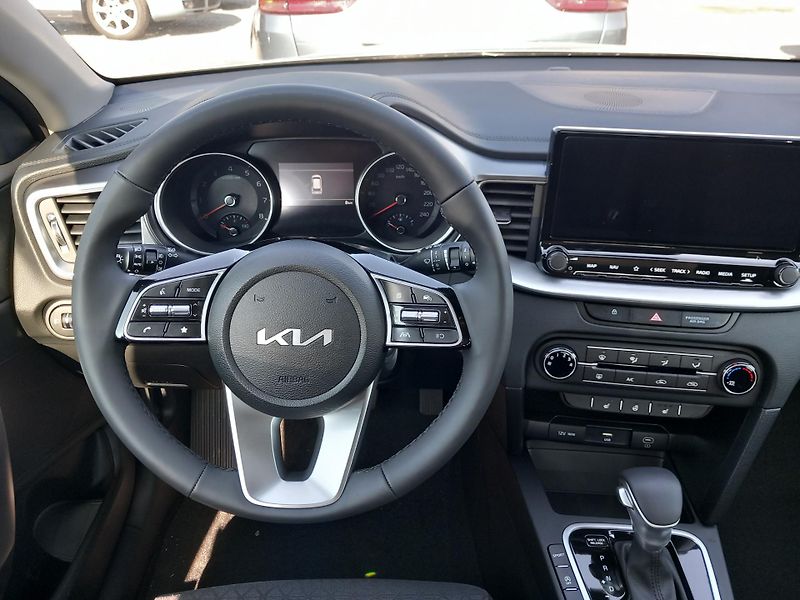 Kia Ceed SW (2026) 1,5 T-GDi GPF 7DCT  - fotka 3 z 4