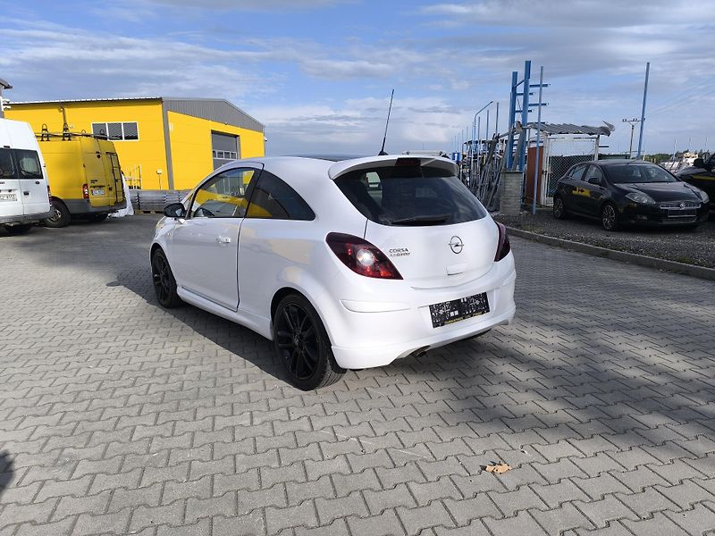 Opel Corsa 1.3 DOLOŽENÉ KM,SERVISNÍ KN - fotka 6 z 43