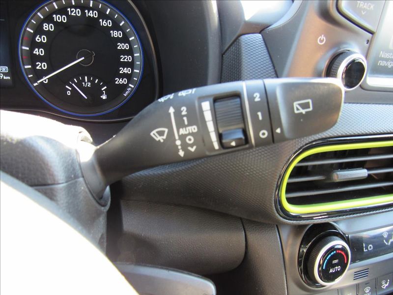 Hyundai Kona 1,6 T-GDI 4x4 Aut Best of Styl - fotka 25 z 36