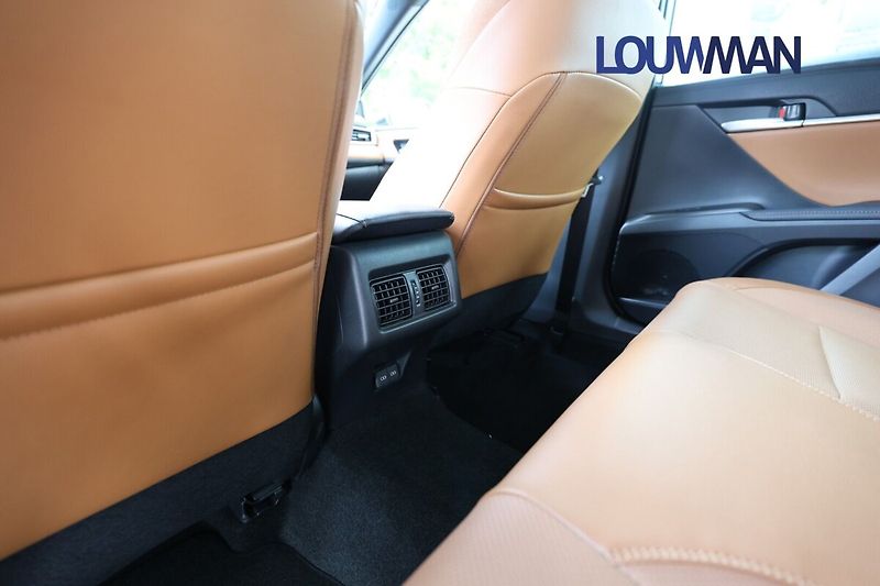 Toyota Camry 2.5  HEV CVT Prestige - fotka 20 z 29