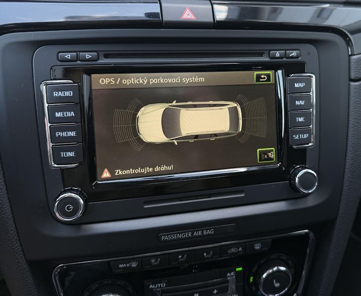 Škoda Superb (2015)  II Facelift maximální výbava - fotka 10 z 14
