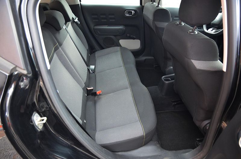 Citroën C3 (2019) 1.2 PT 50kW / KLIMA / VYHŘ.SED - fotka 9 z 28