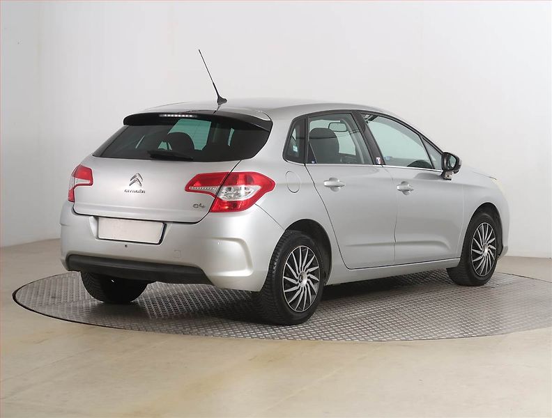 Citroën C4 (2012) 1.6 HDi, Navi, Tempomat - fotka 5 z 16