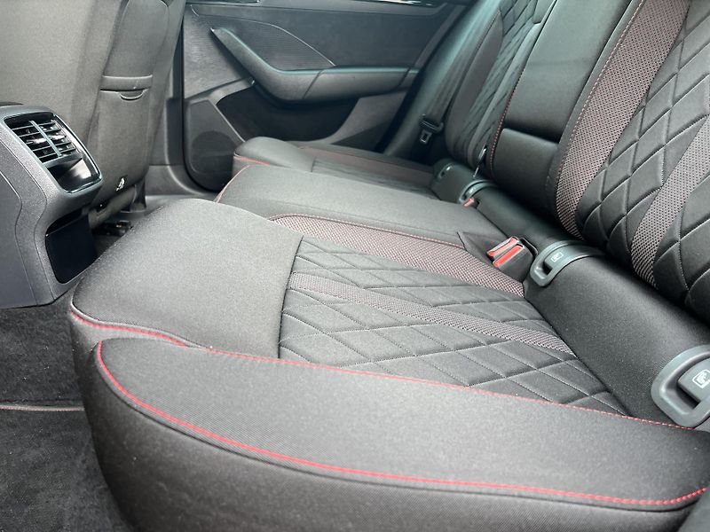 Škoda Octavia RS 2.0TDi 147kw 4x4 DSG LED - fotka 32 z 53