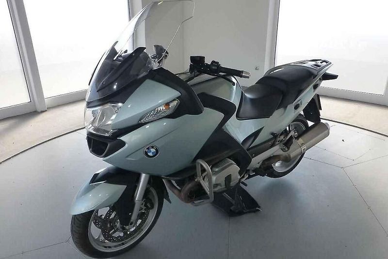 BMW R 18 B pohání mohutný dvouválcový boxer.