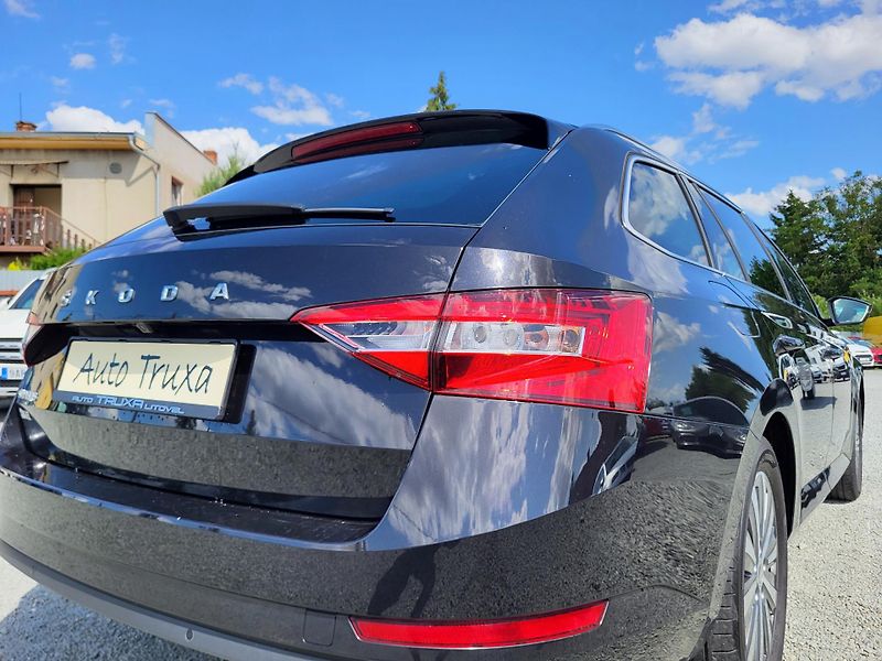 Škoda Superb III FL combi 1.5 TSI DSG STYLE - fotka 41 z 46