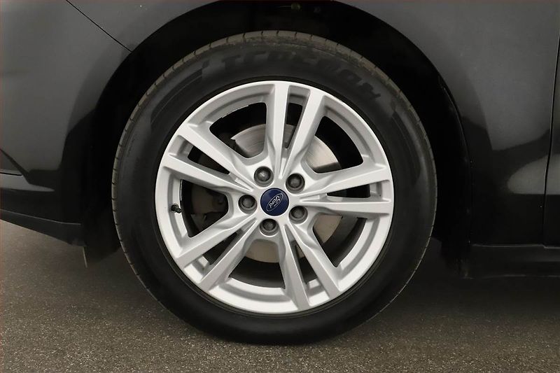 Ford Mondeo (2017) 2.0 TDCI, Navi, Tempomat - fotka 12 z 17